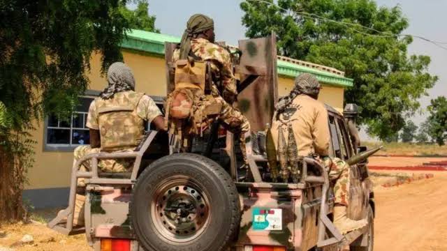 More than 300 bandits invade Niger communities as Nigerian troops neutralize scores