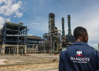 Dangote refinery pegs ex-gantry price at N1,215/litre